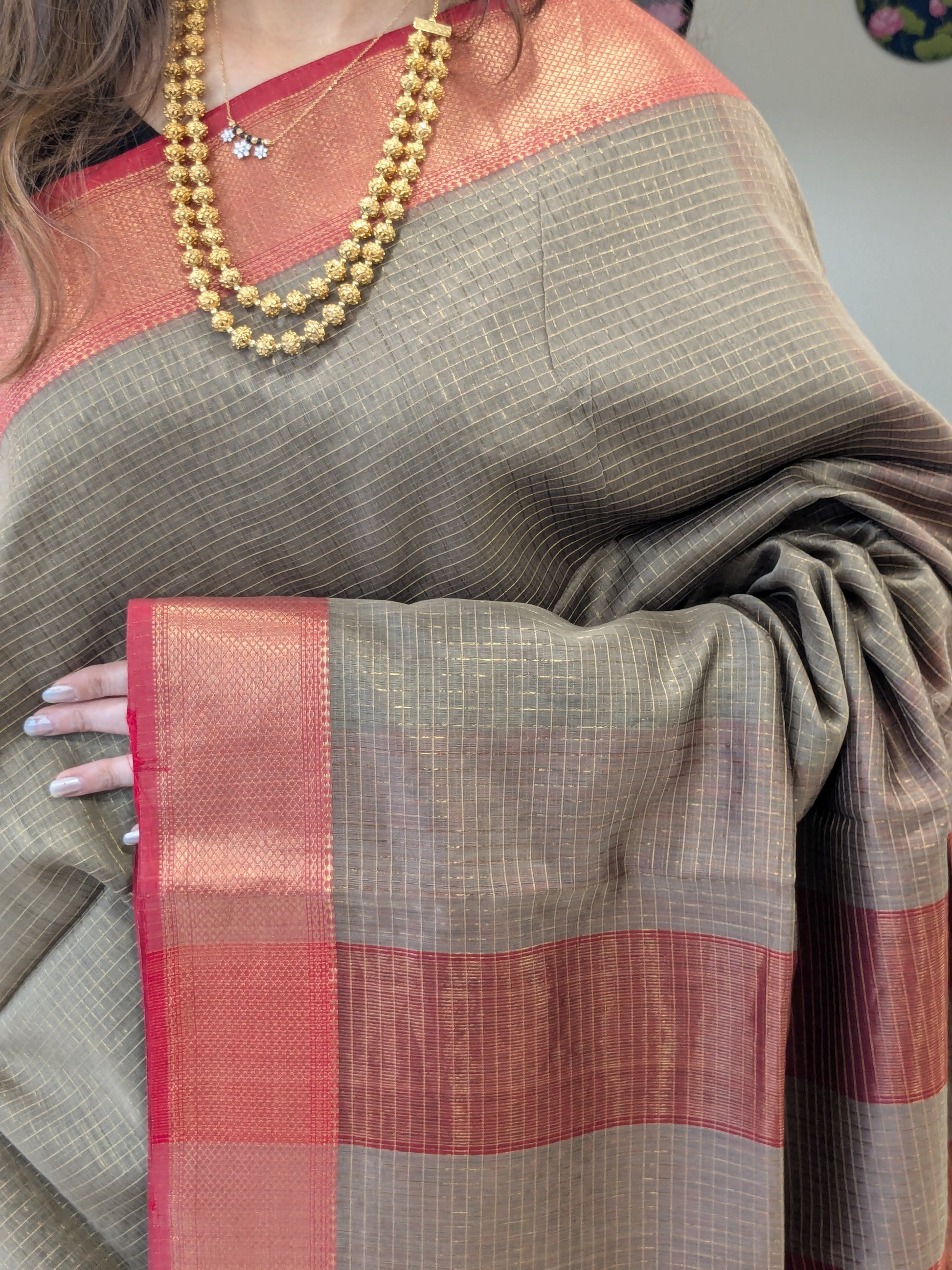 Pure Handloom Maheshwari Grey and Red Saree