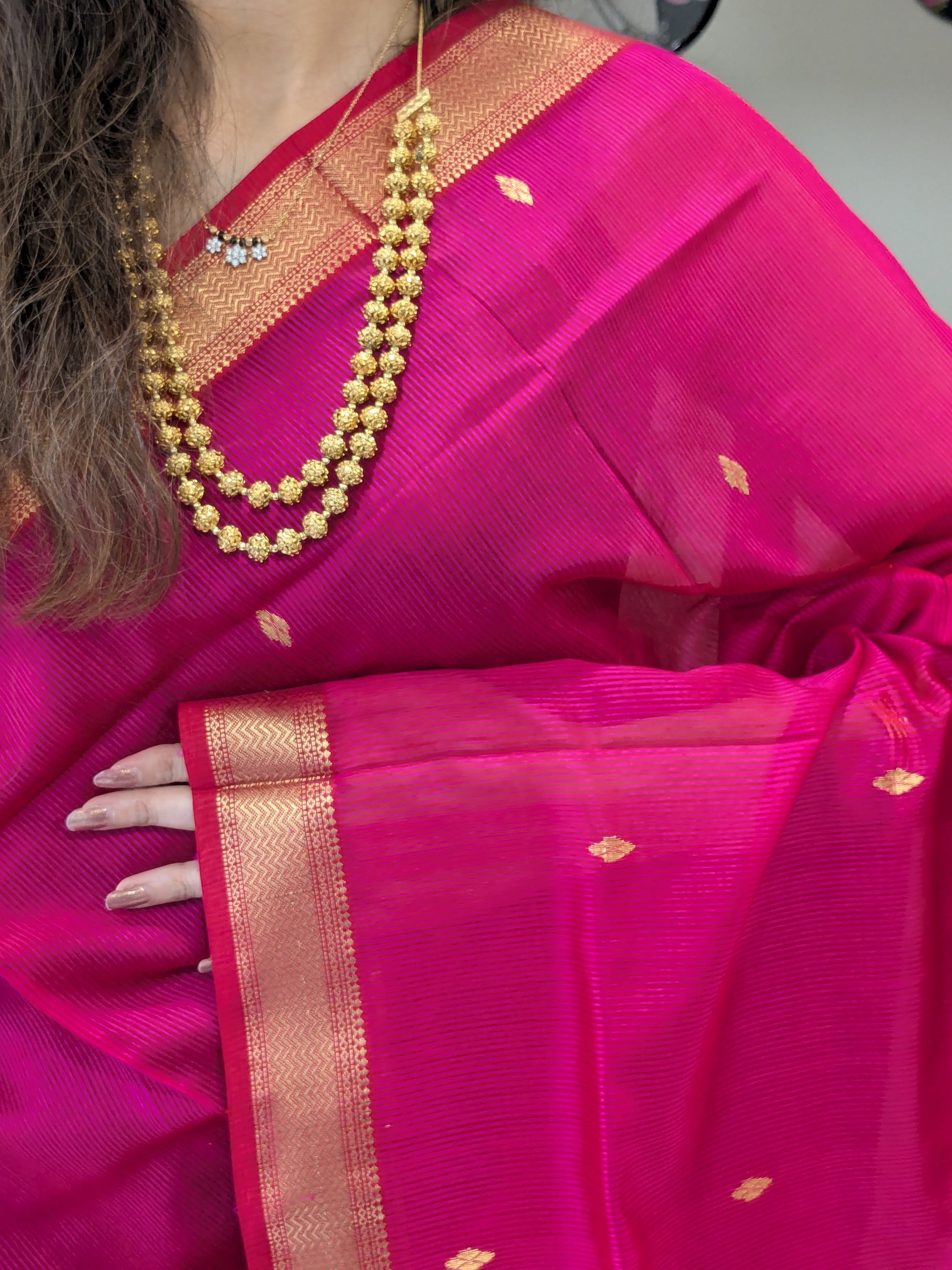 Garbh Reshmi with Butti Hot Pink Maheshwari Handloom Saree