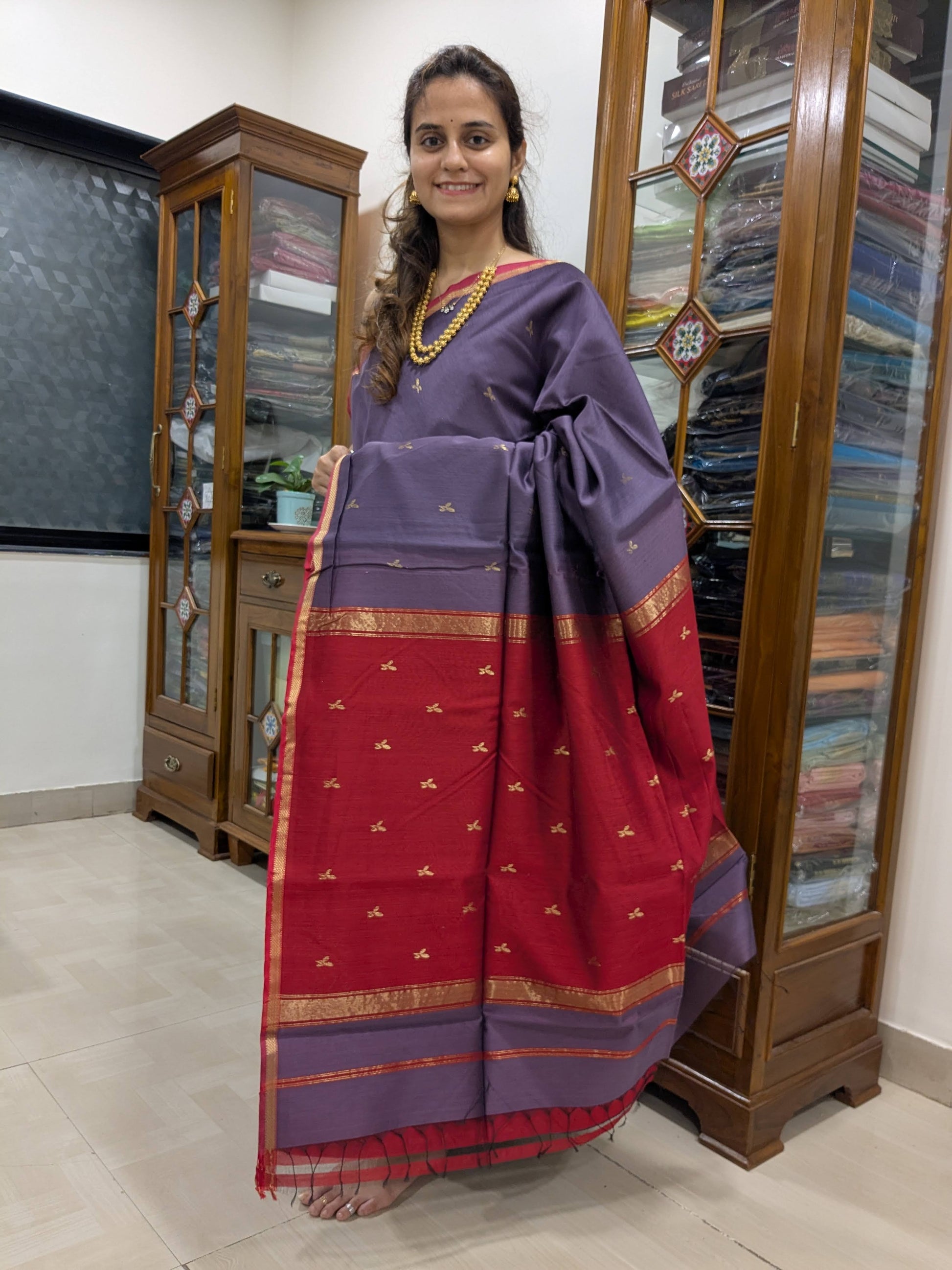 Full view of elegant Lilac saree perfect for daily and office wear with subtle Central Indian detailing.