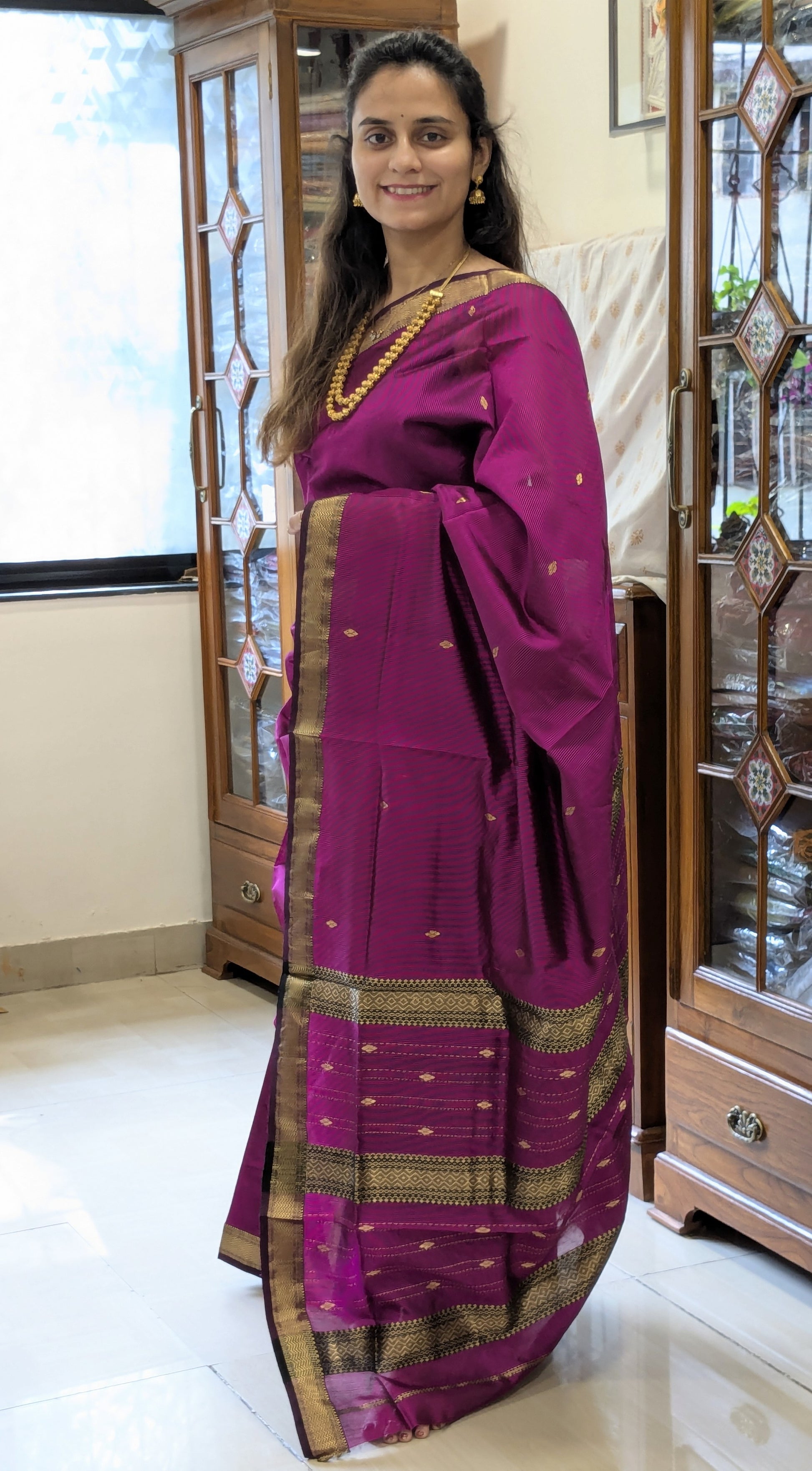 Garbh Reshmi with Butti Magenta Maheshwari Handloom Saree