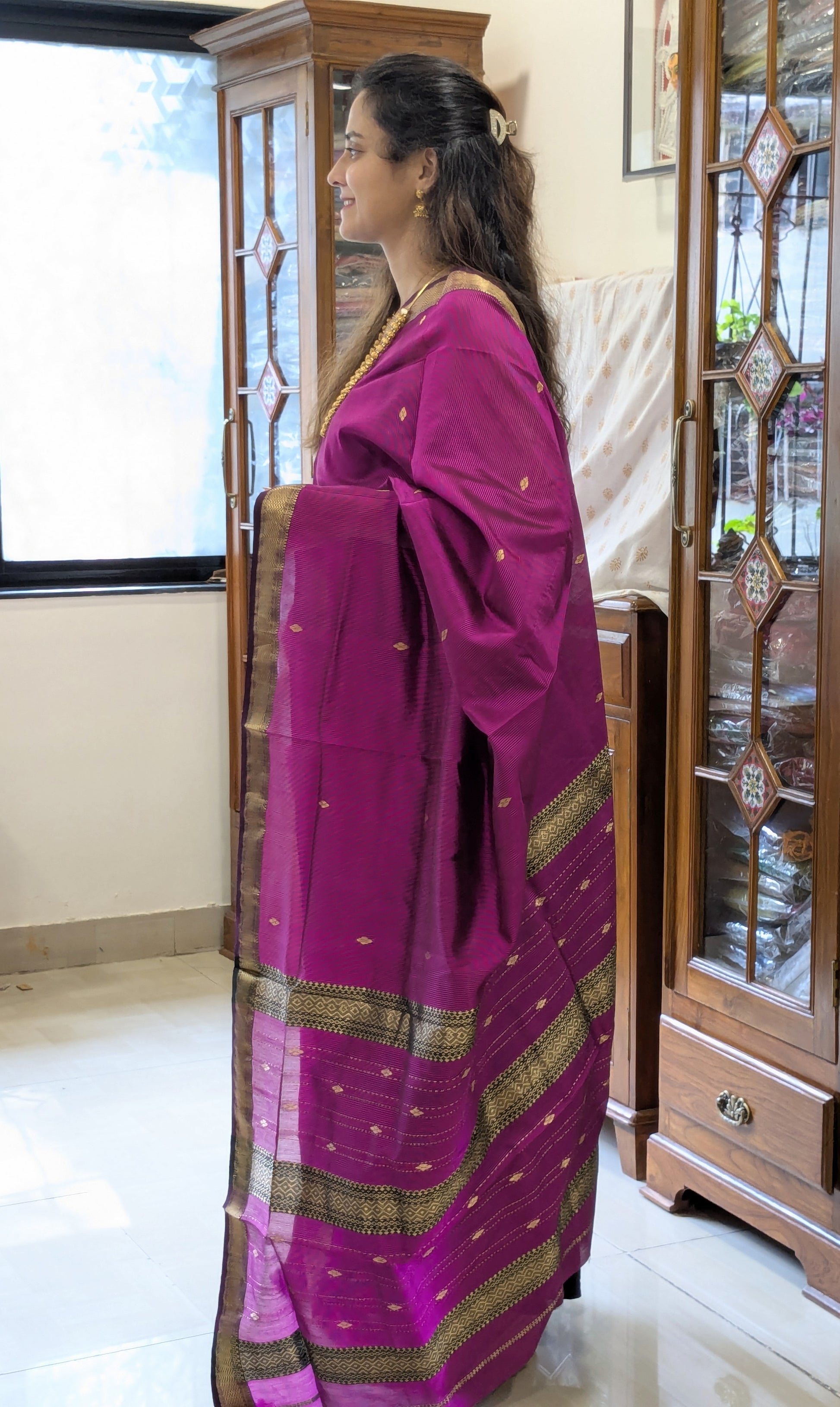 Garbh Reshmi with Butti Magenta Maheshwari Handloom Saree