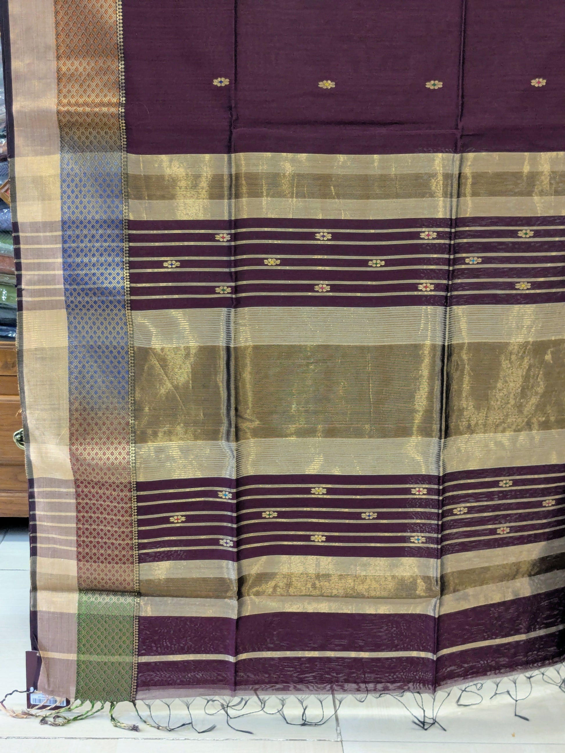 Maheshwari Silk Cotton Brown Meena Butti Saree