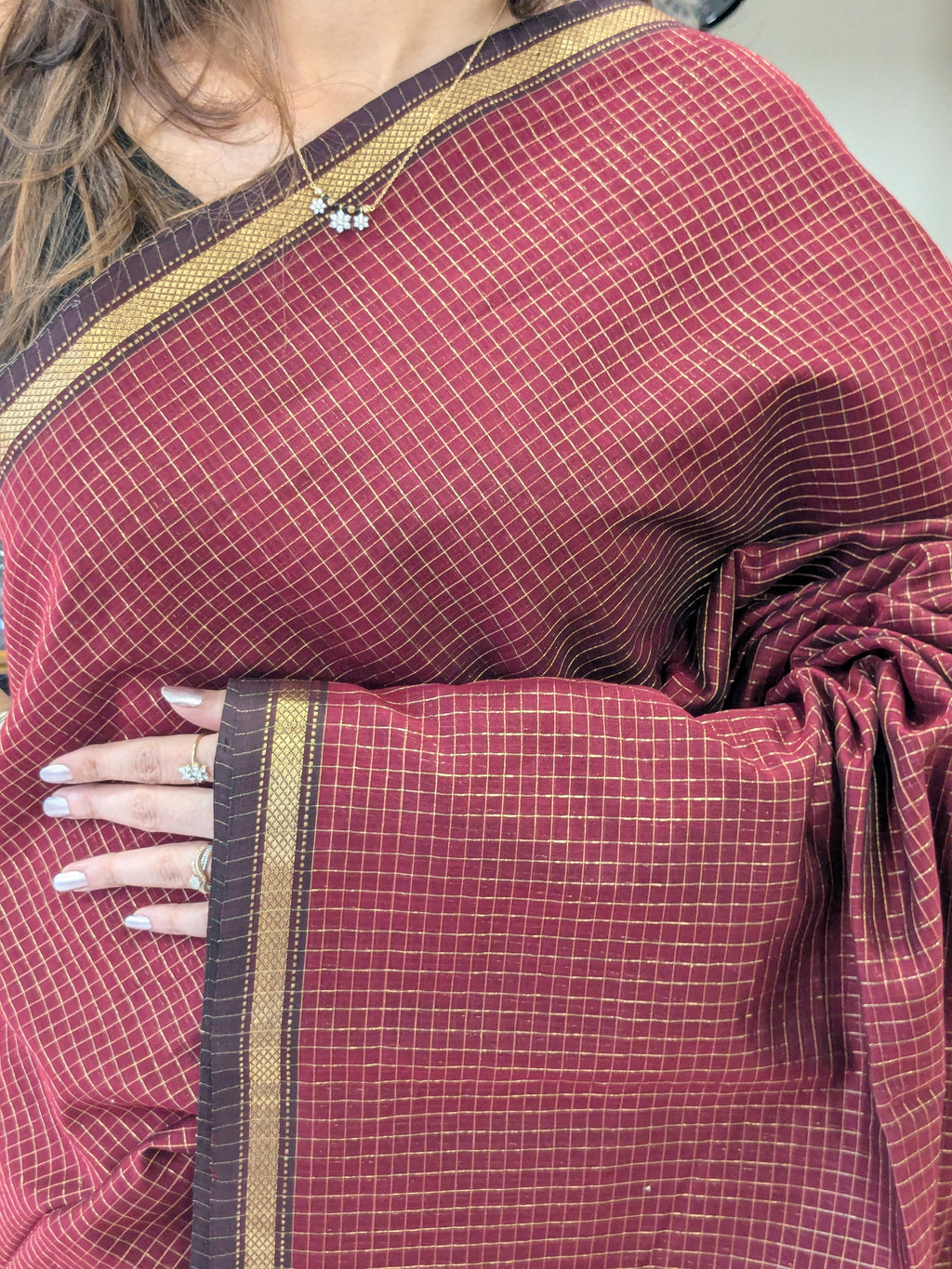 Maheshwari Zari Checks Maroon Saree with Heavy Pallu