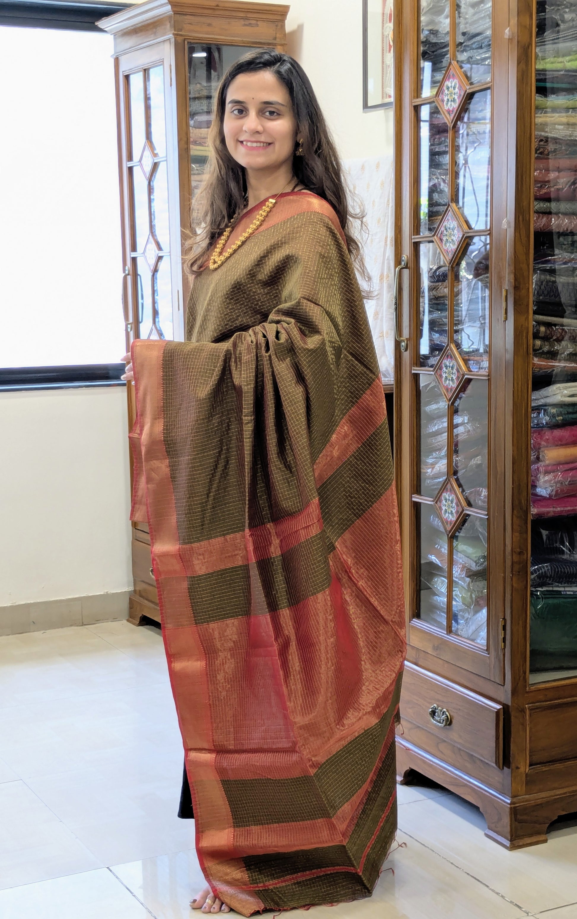 Handloom Mehendi Green & Red Maheshwari Zari Checks Saree