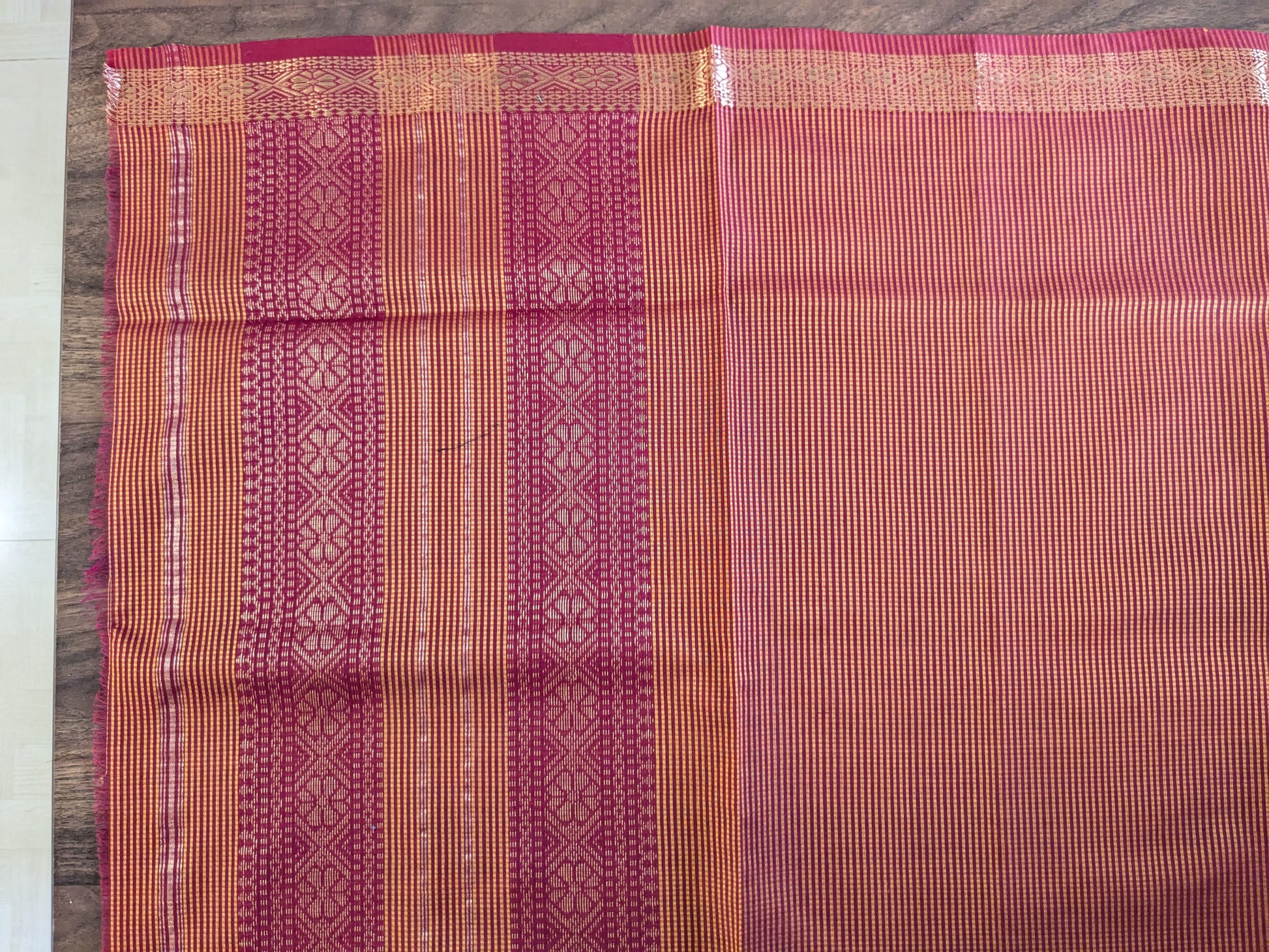 Detailed vintage pallu featuring fine craftsmanship from Central India.