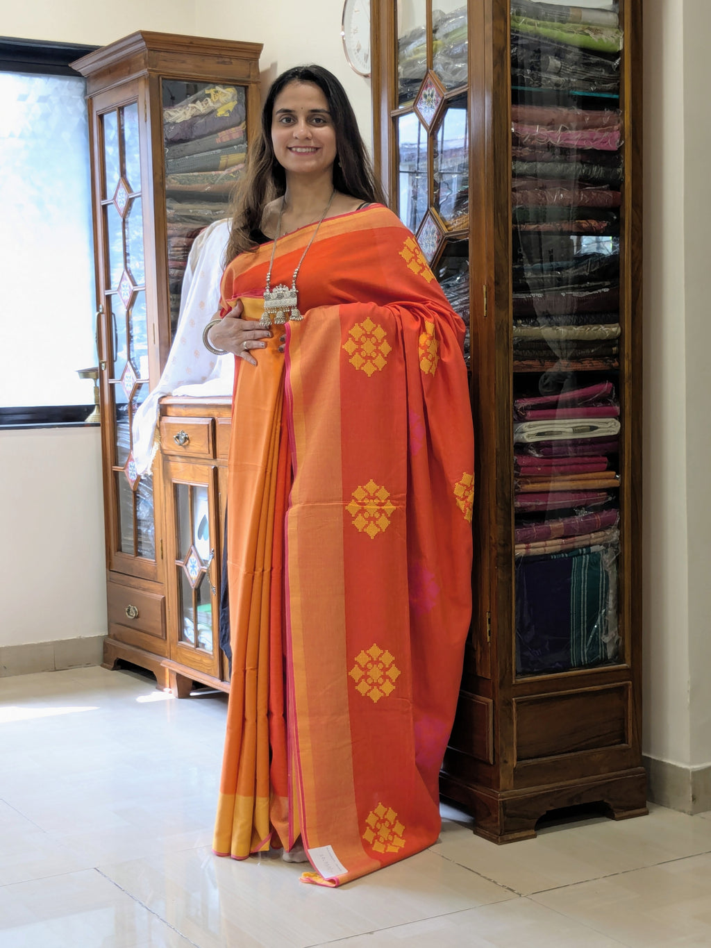 Bawan Buti Orange Cotton Patli Pallu Saree