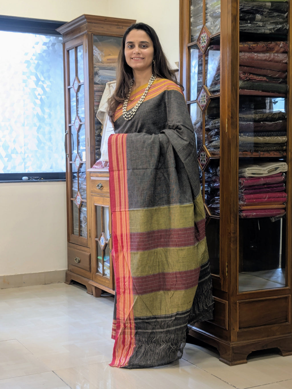 Ilkal Handloom Black Patteda Anchu Saree