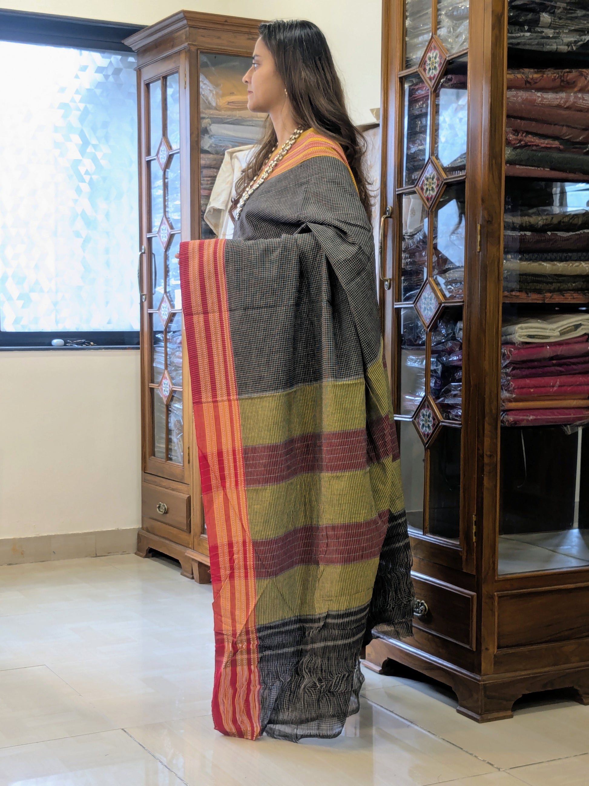 Ilkal Handloom Black Patteda Anchu Saree