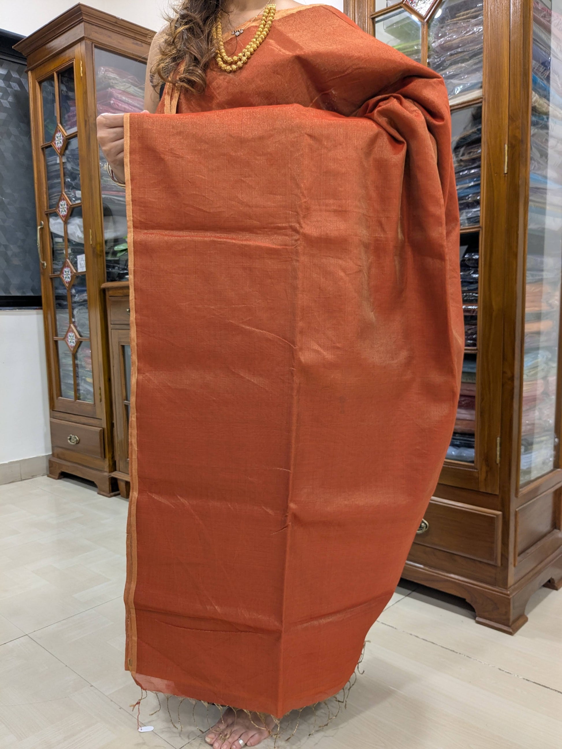 Detailed pallu image highlighting the simplicity and smooth handwoven finish.