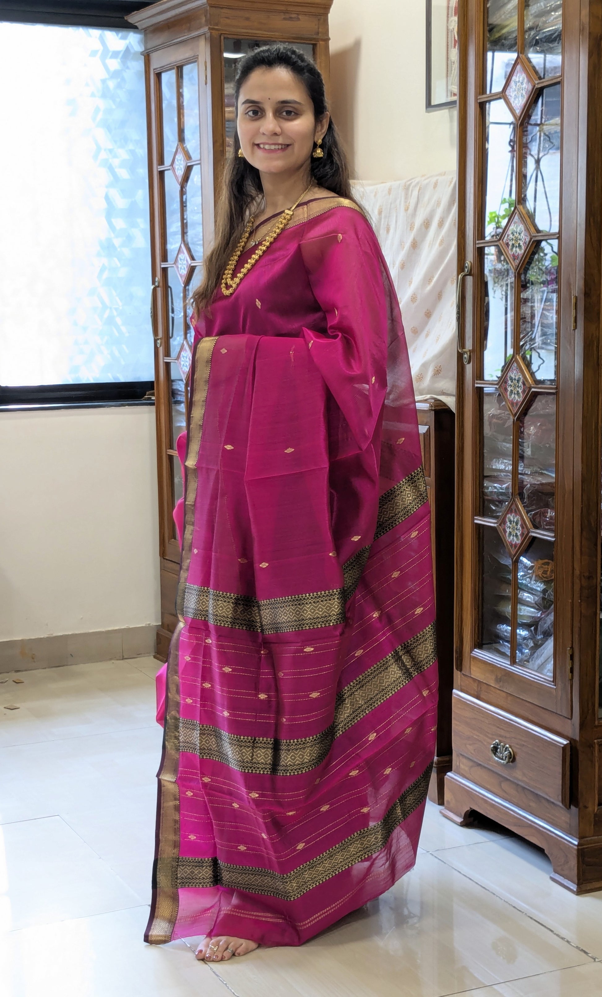 Garbh Reshmi with Butti Rani Pink with Black Maheshwari Handloom Saree