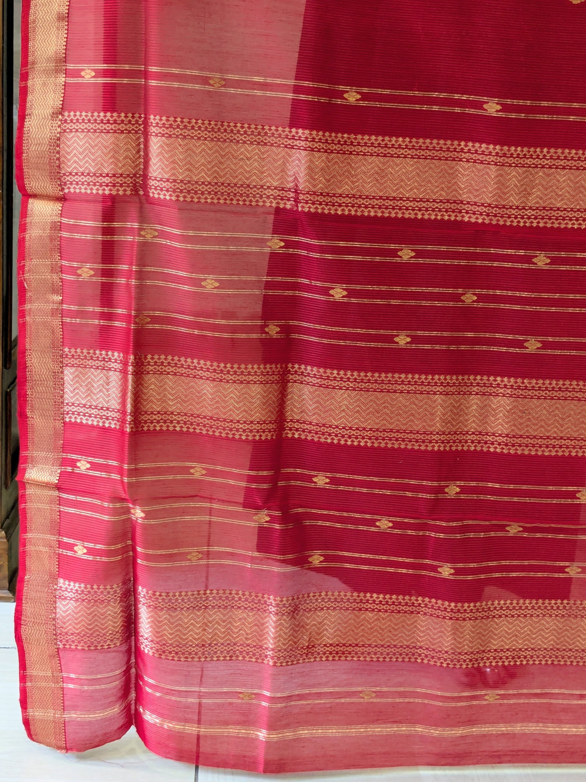 Garbh Reshmi with Butti Red with Black Maheshwari Handloom Saree