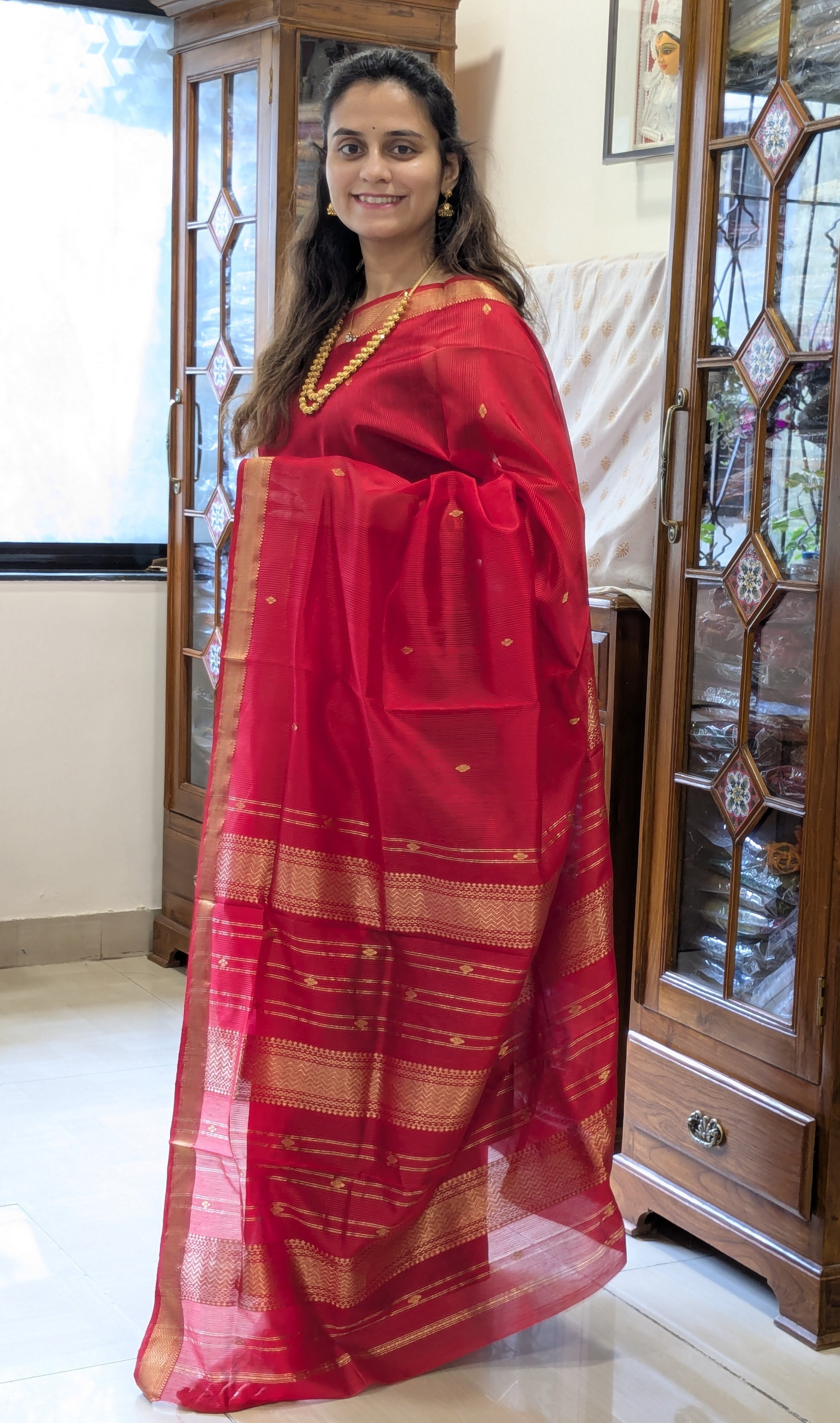 Garbh Reshmi with Butti Red with Black Maheshwari Handloom Saree
