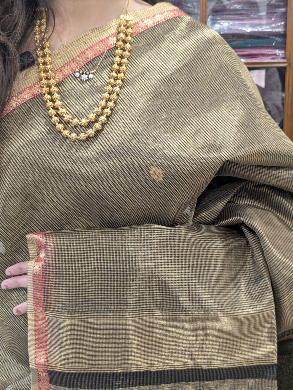 Maheshwari Handloom Black and Gold Tissue Saree