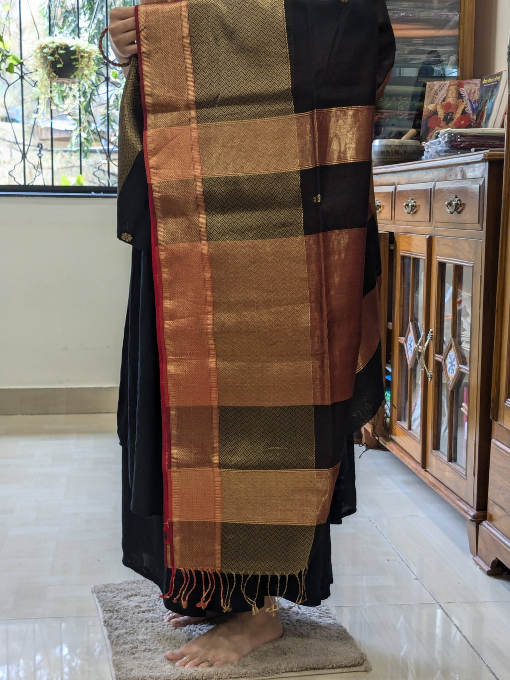 Black & Red Maheshwari Handloom Saree with Flower Buttis