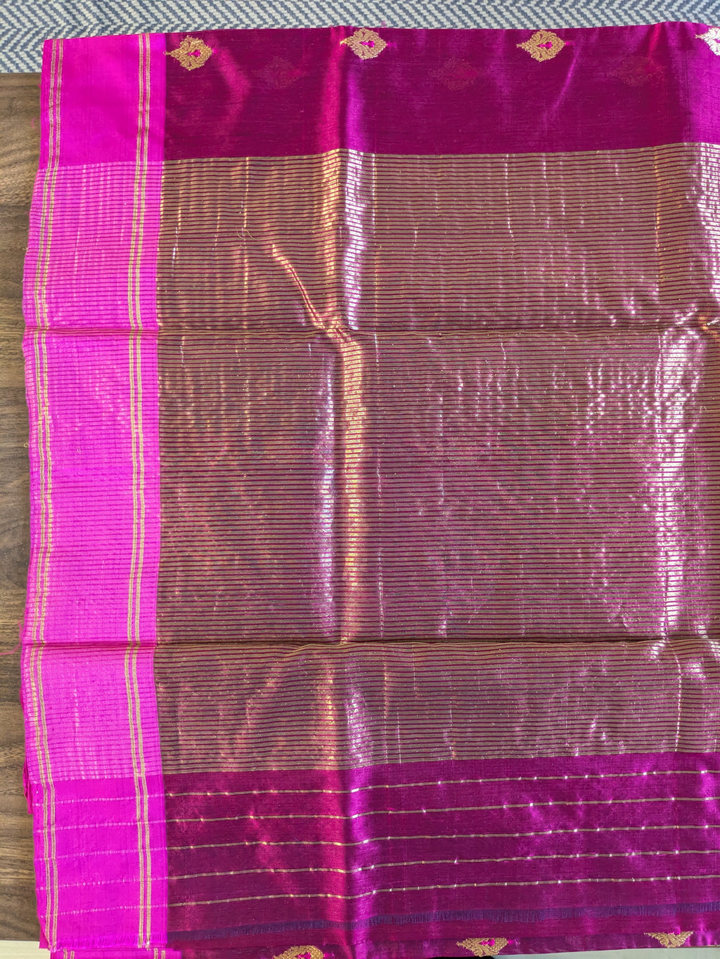 Detailed Pallu featuring heavy floral work and traditional Central Indian craftsmanship.
