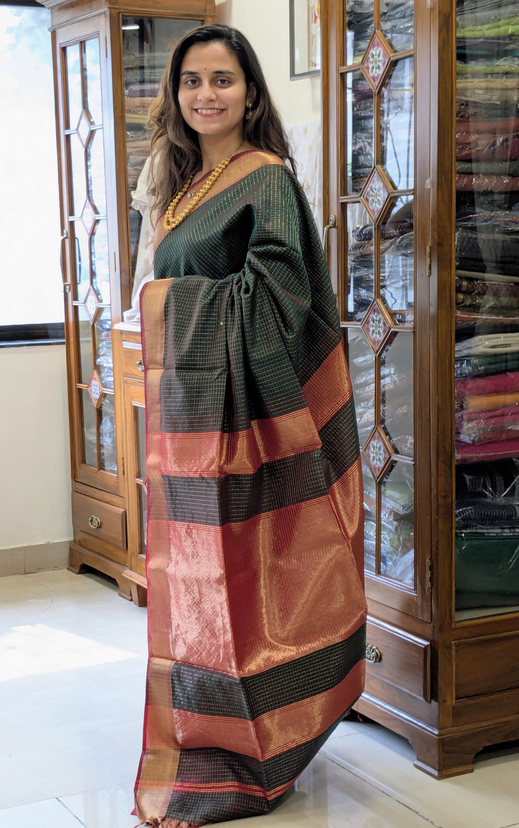 Handloom Green & Red Maheshwari Zari Checks Saree