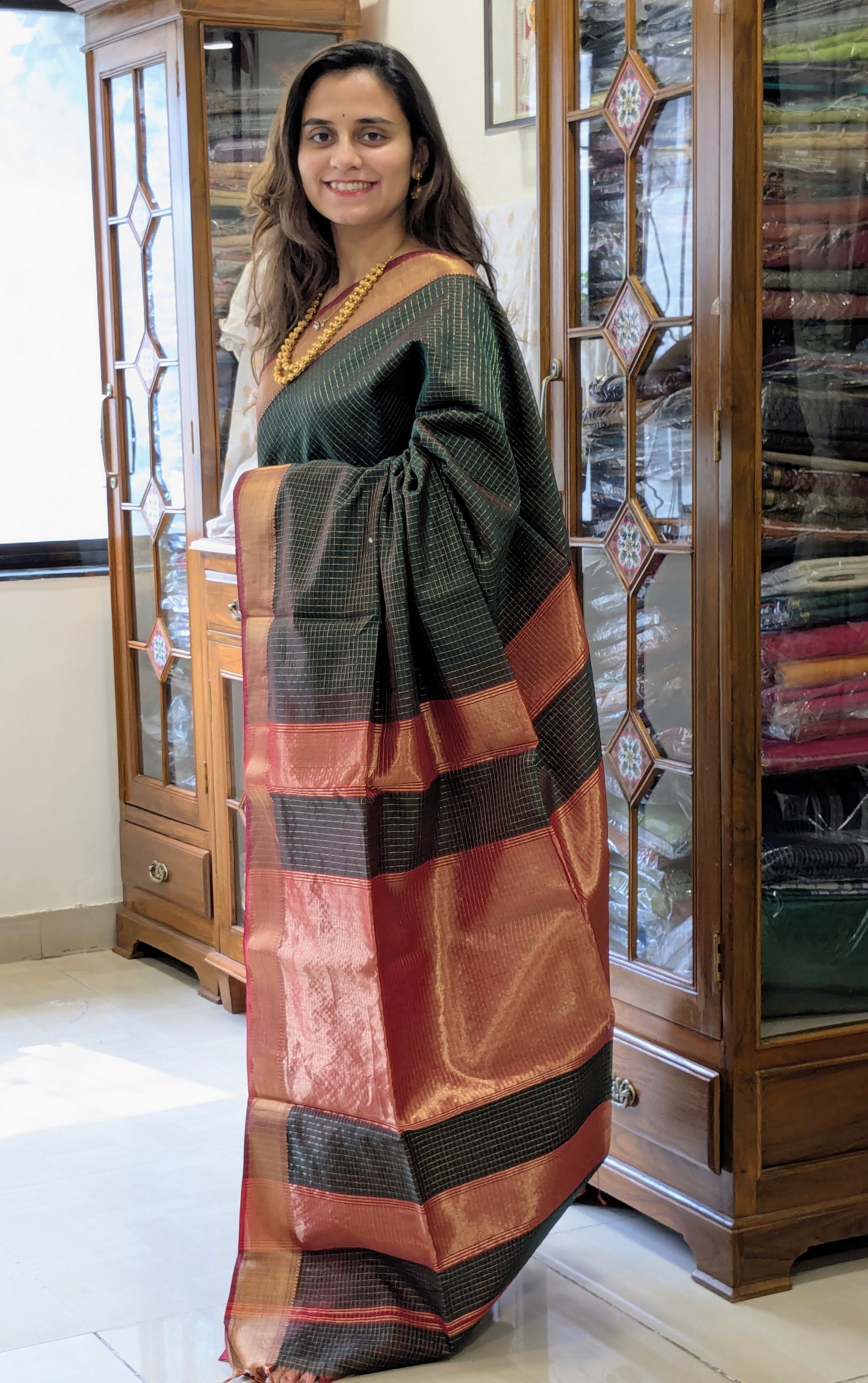 Handloom Green & Red Maheshwari Zari Checks Saree