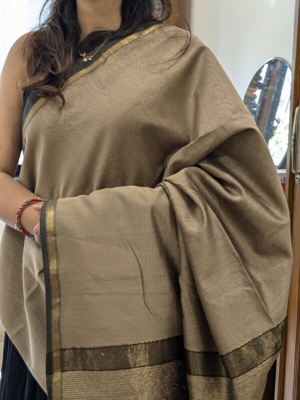 Maheshwari Natural Beige Handloom Saree with Kosa Silk Pallu & Running Blouse - Image 2