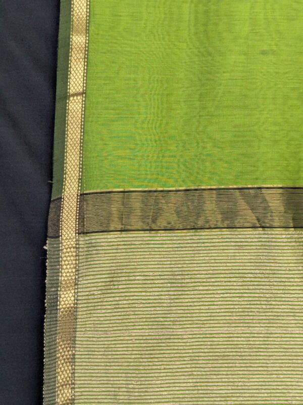 Mehendi Green Maheshwari Handloom Saree with Kosa Silk Pallu & Running Blouse