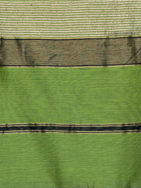 Mehendi Green Maheshwari Handloom Saree with Kosa Silk Pallu & Running Blouse - Image 2