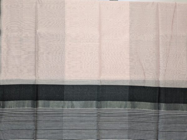 Maheshwari Baby Pink Handloom Saree with Lining Pallu & Black Contrast Blouse - Image 4
