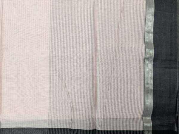 Maheshwari Baby Pink Handloom Saree with Lining Pallu & Black Contrast Blouse - Image 5