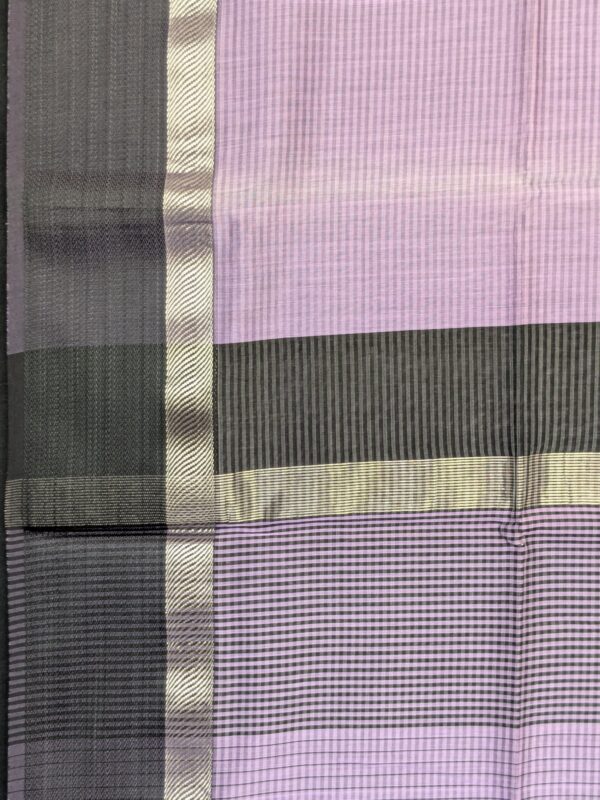 Purple Maheshwari Handloom Saree with Lining Pallu & Black Contrast Blouse - Image 4