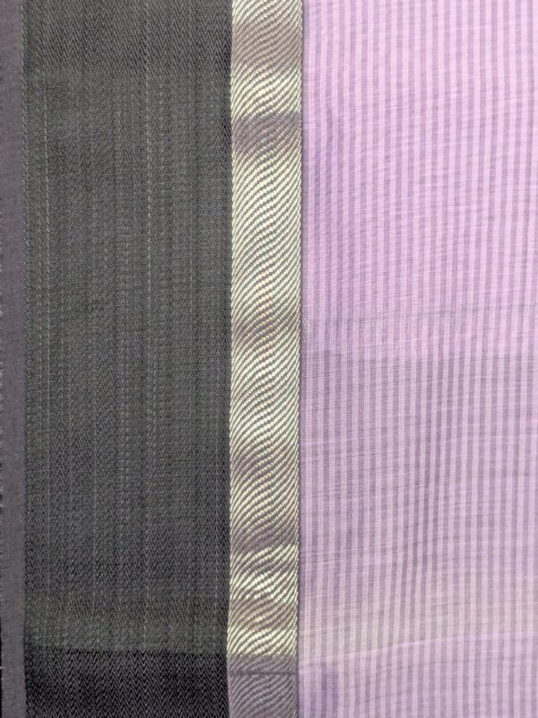 Purple Maheshwari Handloom Saree with Lining Pallu & Black Contrast Blouse - Image 3