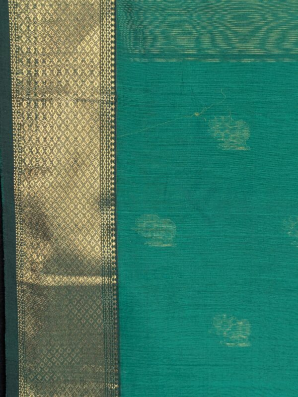 Mehendi Green Maheshwari Handloom Saree with Buttidar Pallu & Contrast Blouse - Image 5