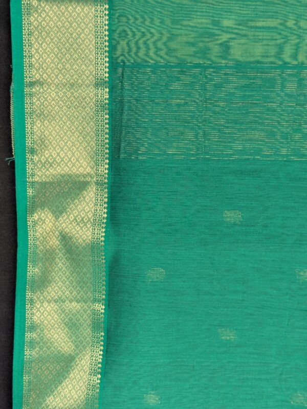 Light Green Maheshwari Handloom Saree with Buttidar Pallu & Contrast Blouse - Image 6