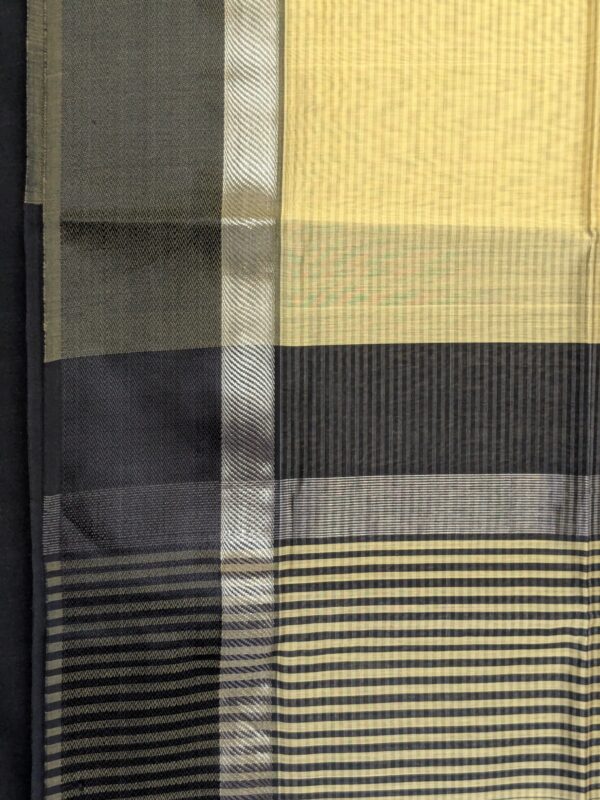 Maheshwari Light Yellow and Black Saree with Lines - Image 4