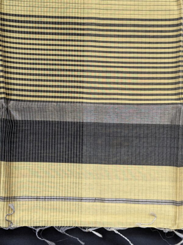 Maheshwari Light Yellow and Black Saree with Lines - Image 5