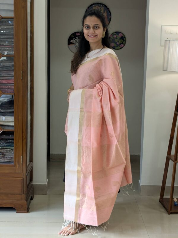 Peach Pink Maheshwari Handloom Saree with Zari Lines and Resham Border